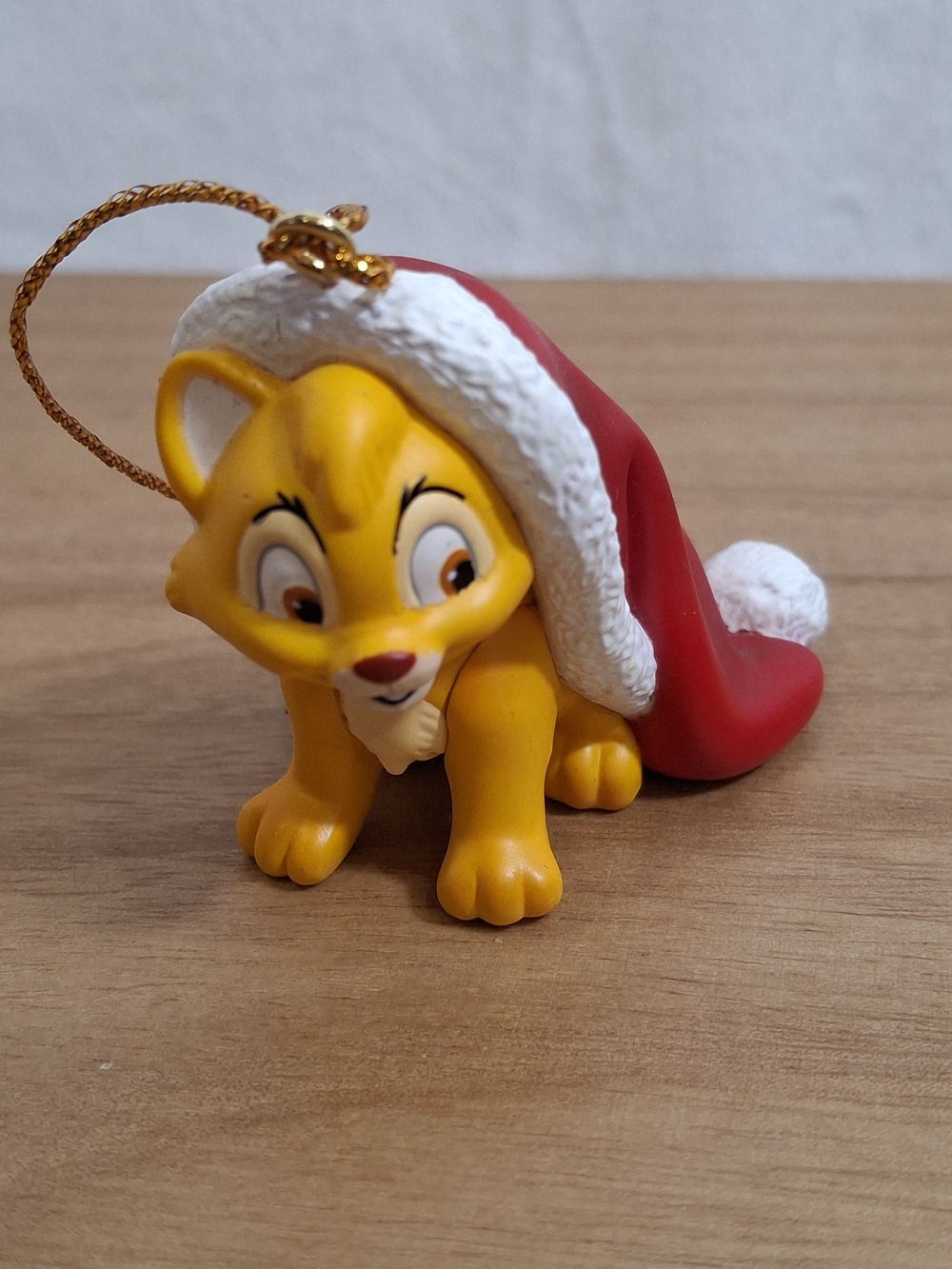 VTG Disney Grolier DCO Oliver Christmas Magic Holiday Ornament w/o box